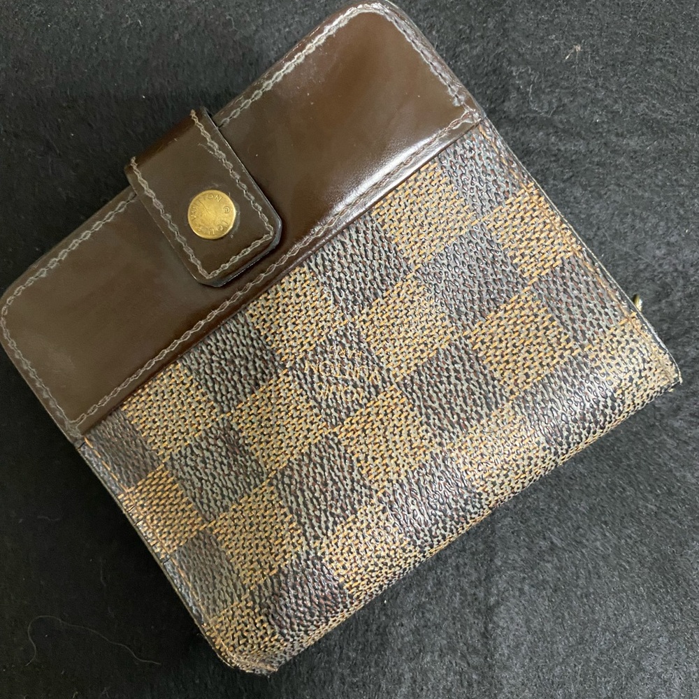 Authentic Louis Vuitton Damier Ebone Short Wallet